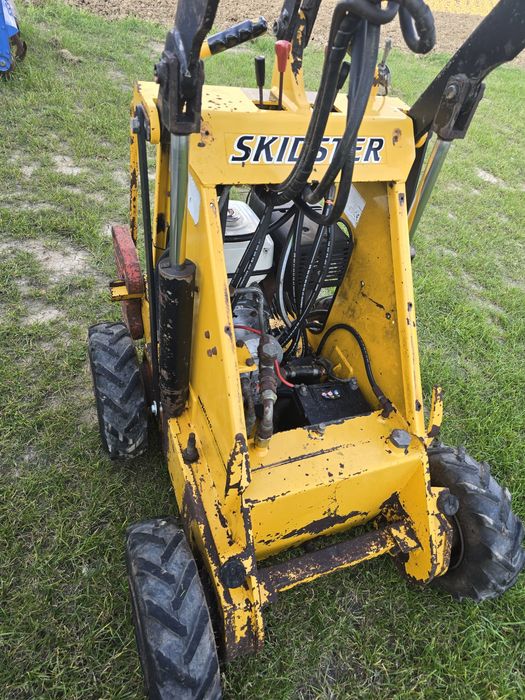 Miniładowarka Skid Steer 4x4