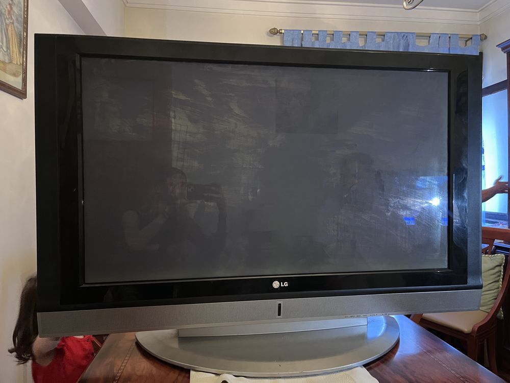 TV LG 42’ estado impecavel