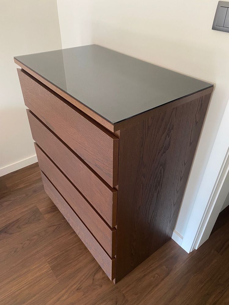 Comoda Ikea de 4 gavetas e tampo em vidro + Mesinha de cabeceira