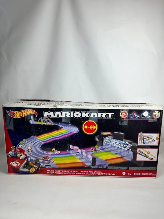 Ігровий трек Hot Wheels Mario Kart Rainbow Road Raceway.