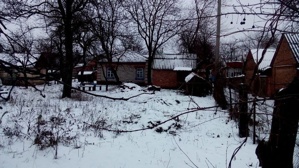 Продається пів будинку р-н "Новолозовка"