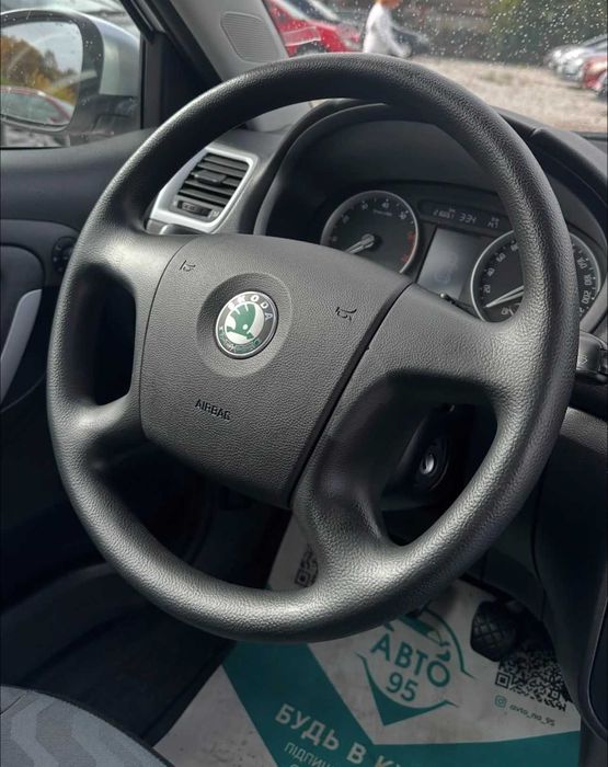 Продам Skoda Fabia 2008 рік можлива розстрочка,кредит,обмін!