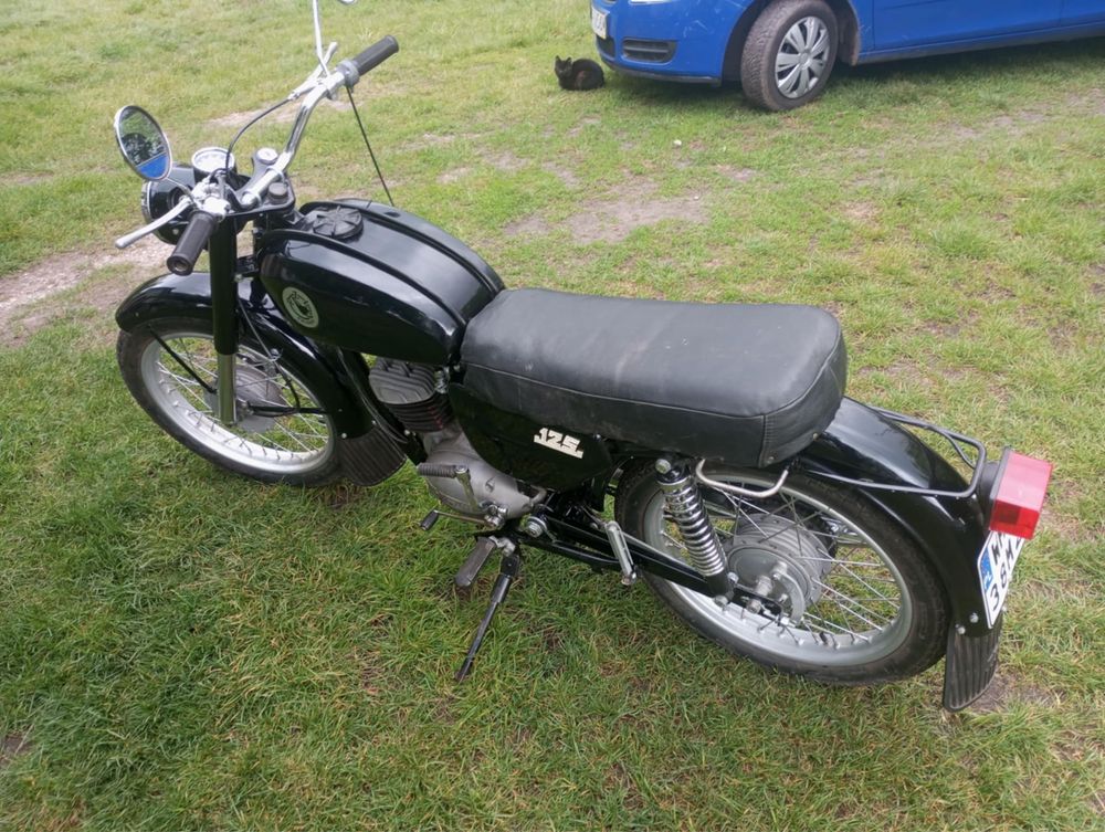 WSK 125 z dokumentami