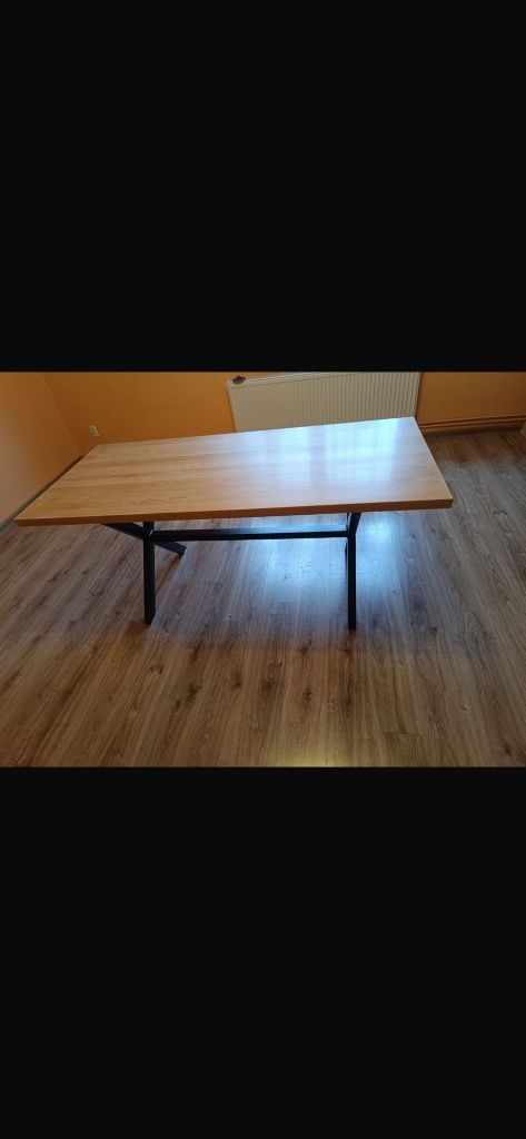 Stół z blatem bukowym
