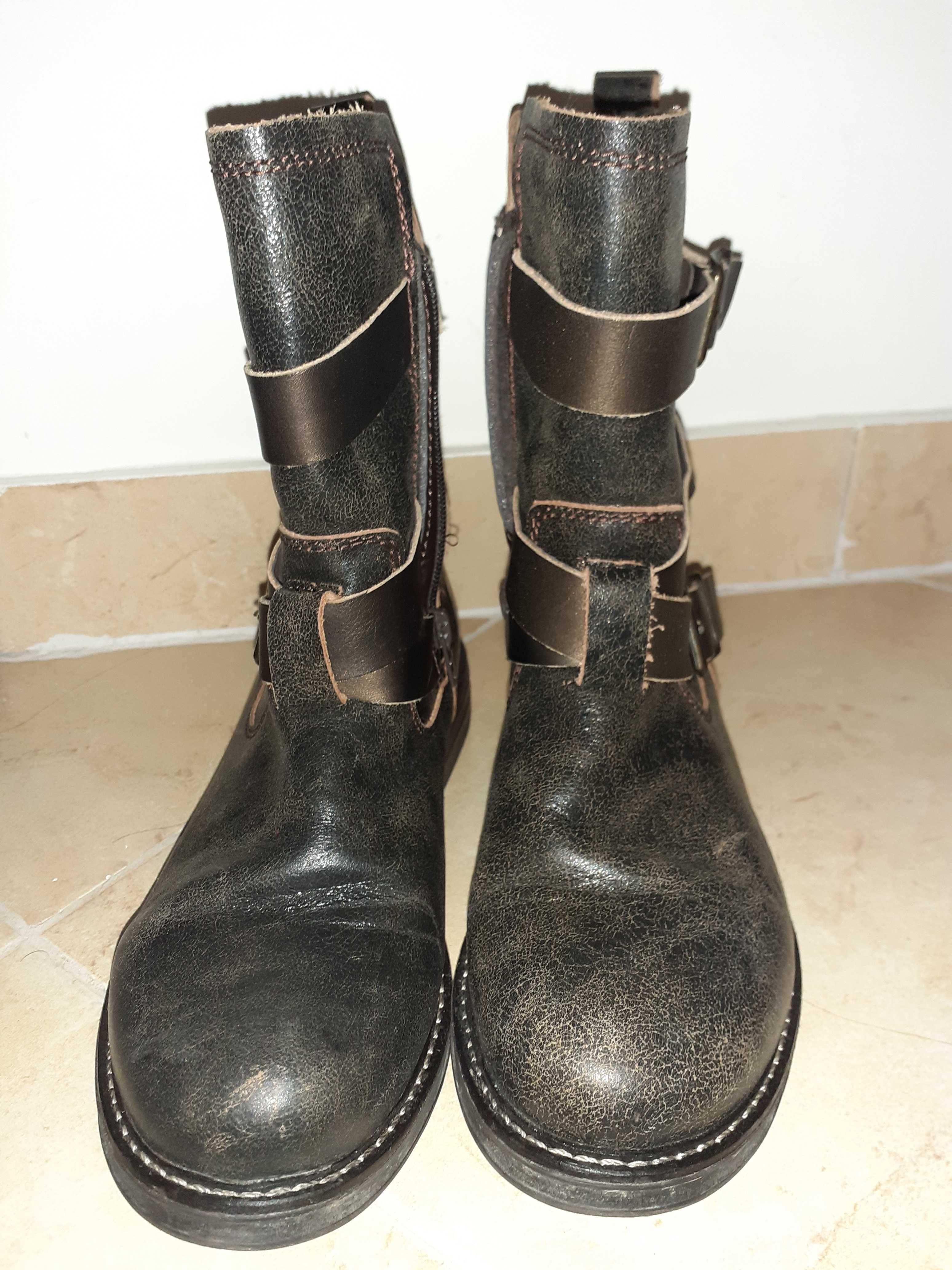 Botas de menina/ jovem em  pele forradas nr 36