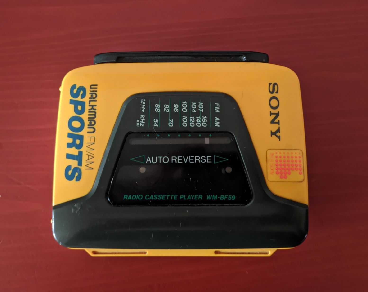 Vintage Sony Sports walkman radio cassette tape player WM-BF59