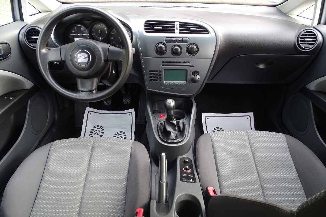 SEAT LEON 1.6 mpi benzyna  * * * NISKI PRZEBIEG * * * BENZYNA