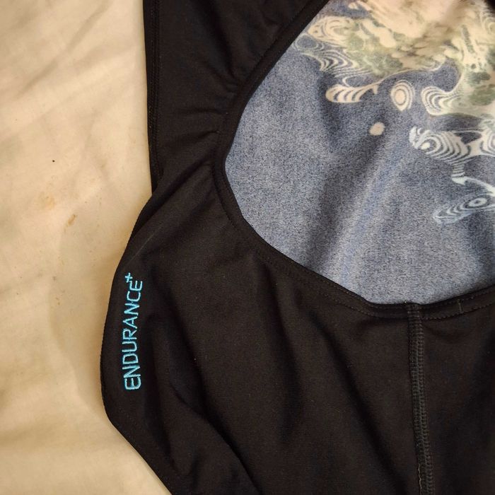 Продам купальник Speedo