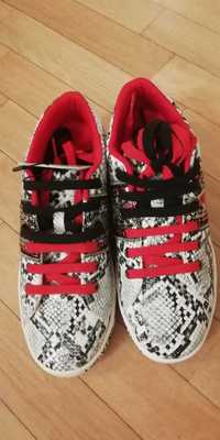 buty sportowe Desigual