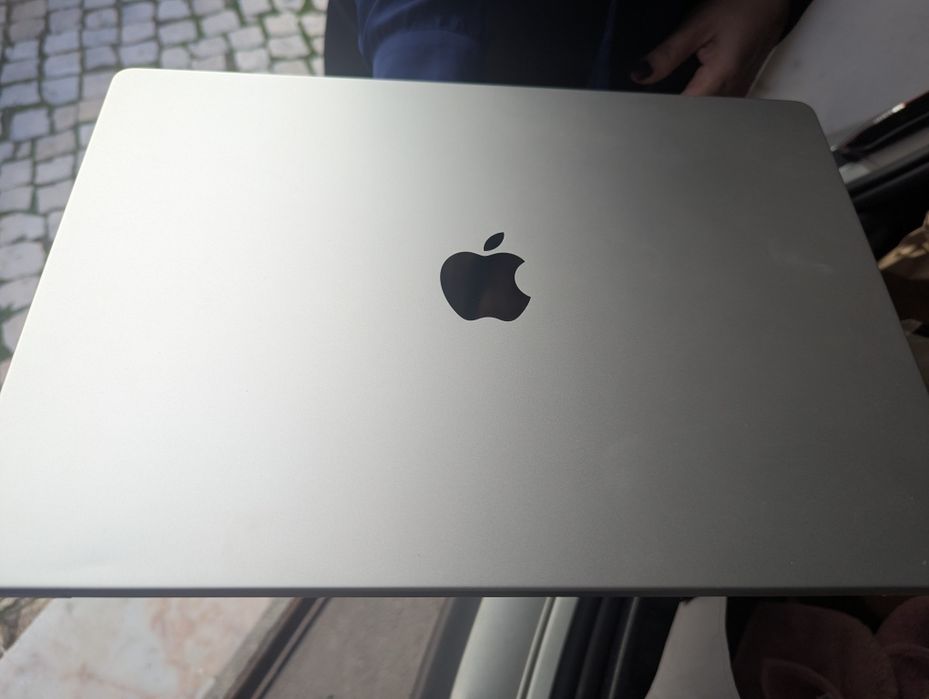 Vendo MacBook Pro 16 M2 Pro 16GB 512GB SSD como novo