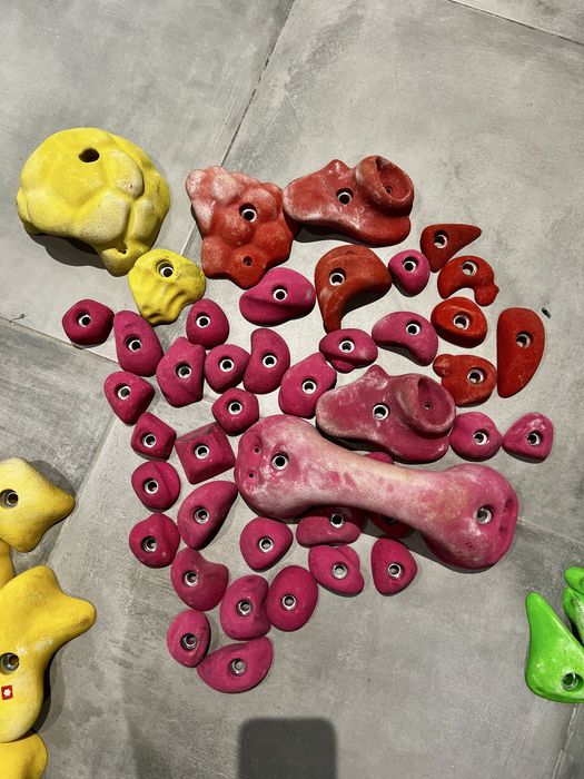 Uchwyty wspinaczkowe + struktury