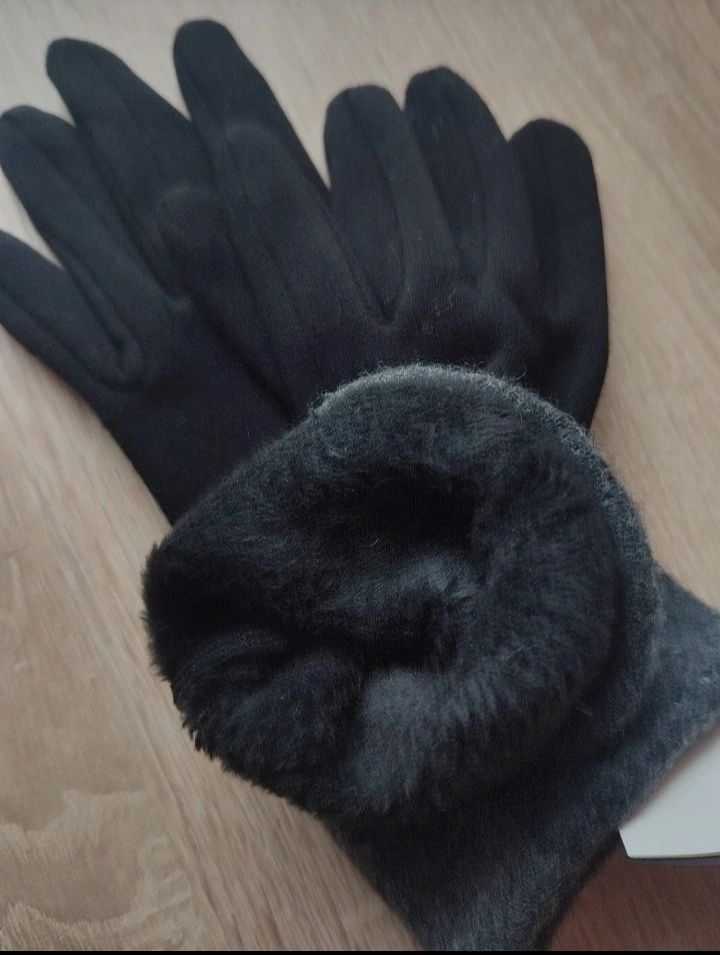 Rękawiczki damskie eleganckie bawełniane z futerkiem w środku 
Nowe.