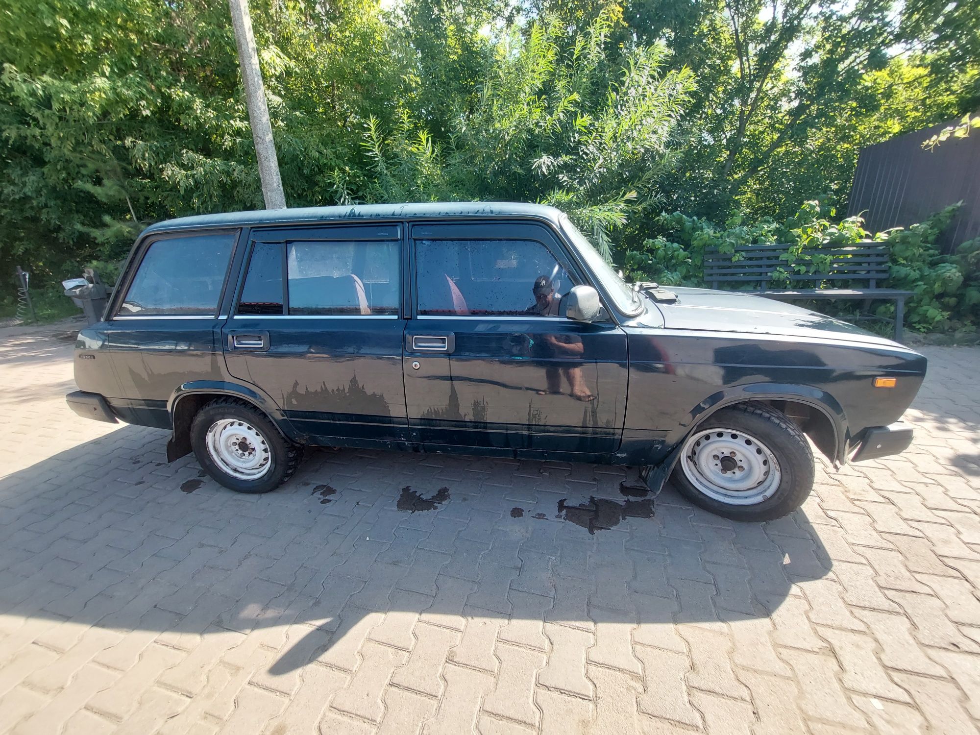 Автомобіль ВАЗ 2104