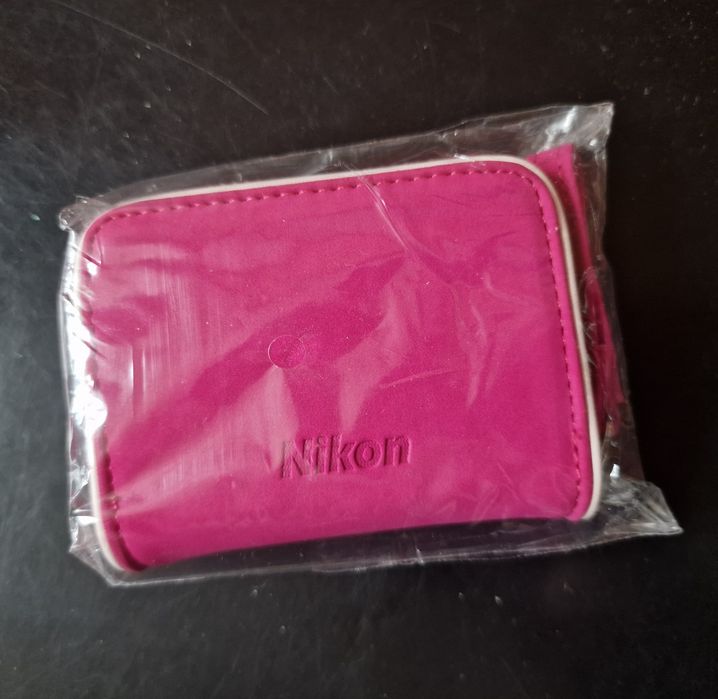Różowy portfelik Nikon