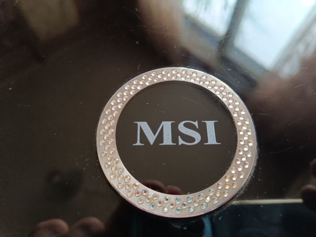 Ноутбук MSI S300 MS-1311 з кристалами SWAROVSKI. Діагональ 13,3''