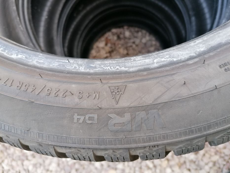 225/45/17 Nokian zimowe