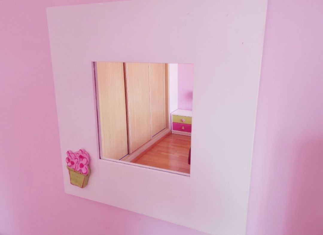 Mesinha de cabeceira madeira maciça para quarto de Princesa