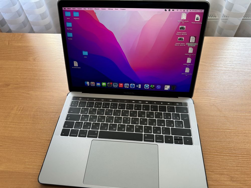 Продам MacBook Pro Retina Touch Bar