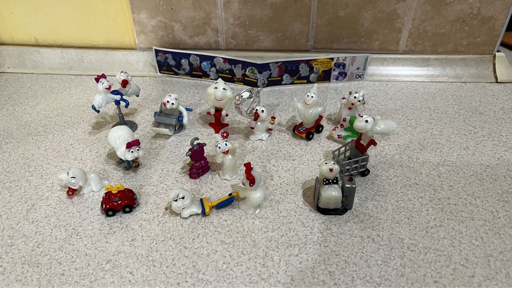 Привиди кіндер іграшки колекція привидения в супермаркете
