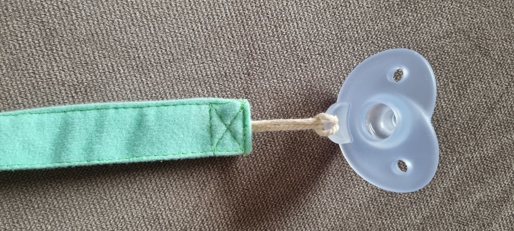 Zawieszki do smoczków świecące w ciemności