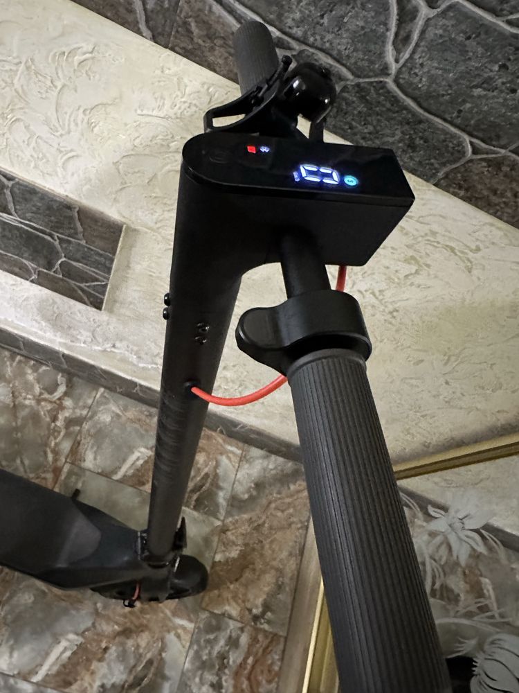 Електросамокат Xiaomi Electric Scooter 4 Lite Gen2 BHR8052GL