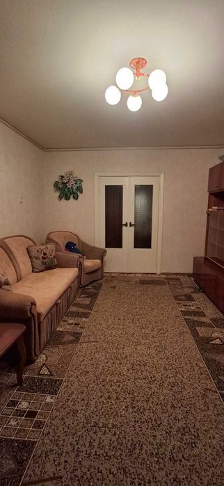 Продам 3х кім.квартиру з меблями та технікою 3мкрн  б. Героїв 2 поверх