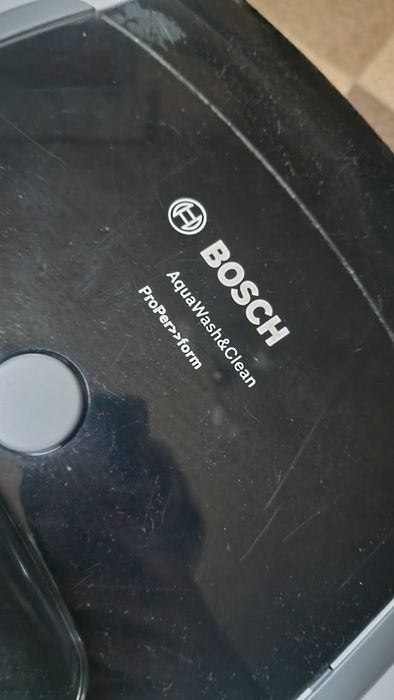 Odkurzacz piorący Bosch AquaWash&Clean VC763