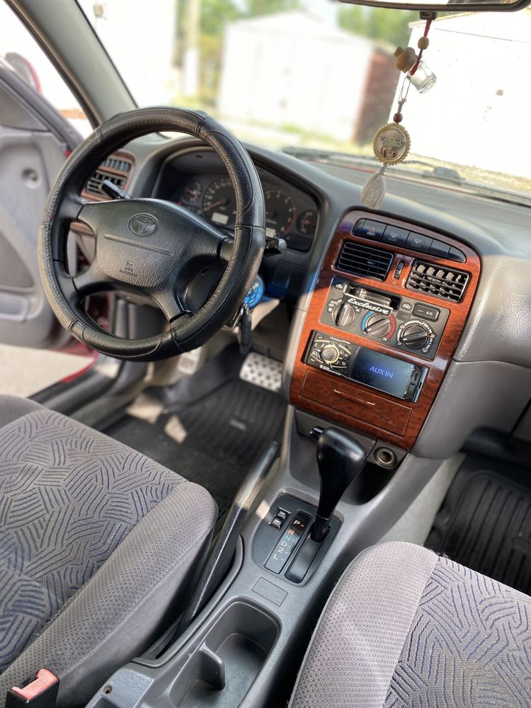 Toyota Avensis 2.0 автомат