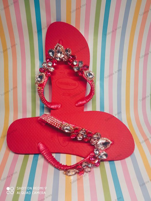 Havaianas  e bonés personalizados