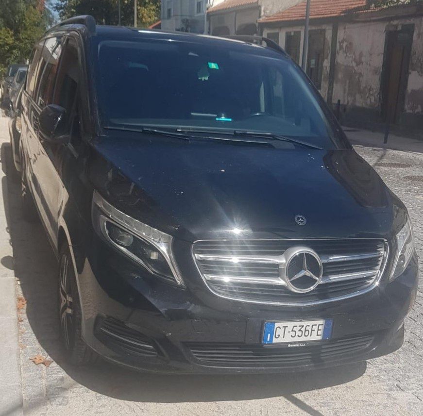 Mercedes-Benz V250