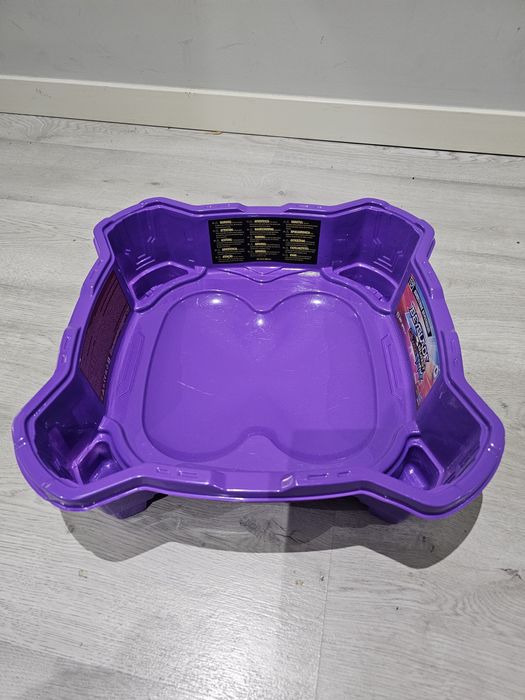 Arena beyblade burst quad strike