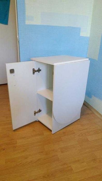 Маникюрный стол складной