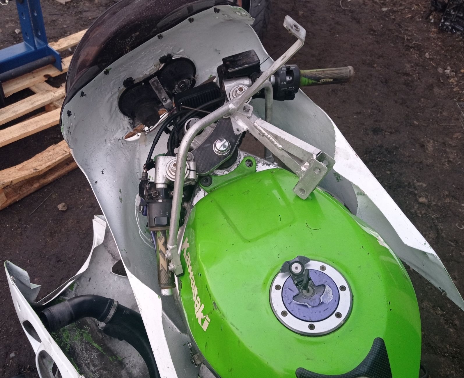 Kawasaki zx6 zx600 zx6r części owiewki czasza torowe silnik lagi moduł