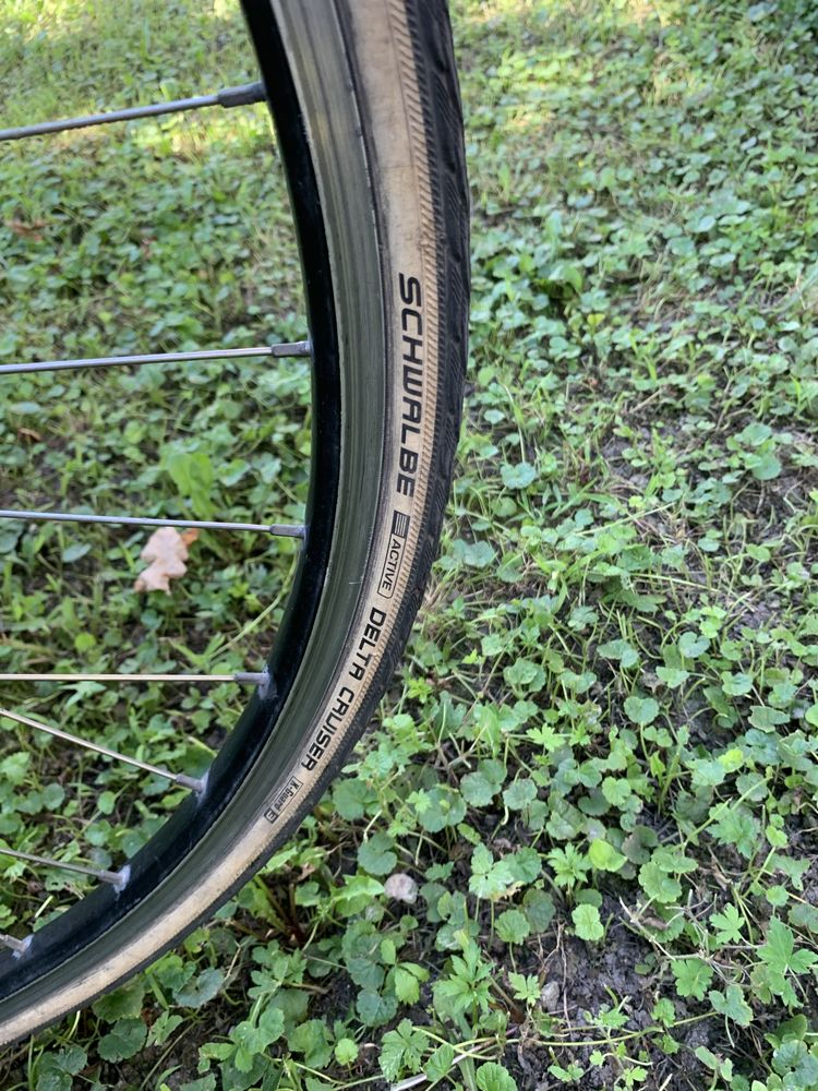 Спортивний велосипед 28 колеса shimano schwalbe рама 57 beone