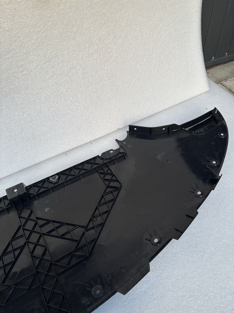 Tesla MODEL 3 III płyta osłona pod zderzak zderzaka przód dolna dół
