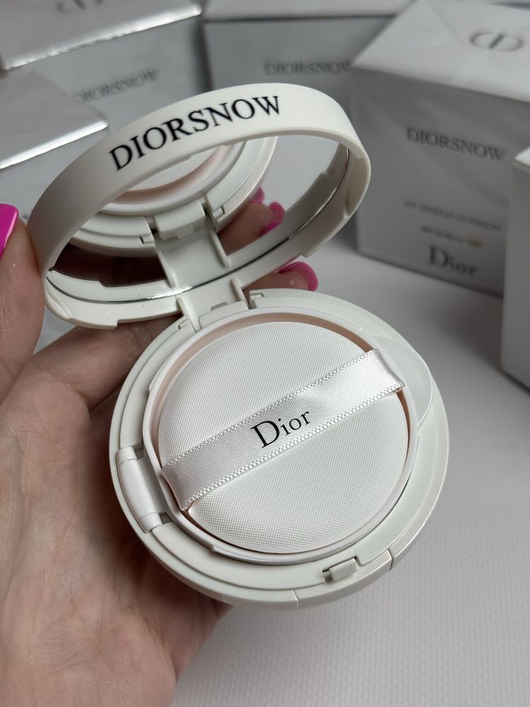 Кушон Dior тональний зі змінним блоком  Diorsnow C10
