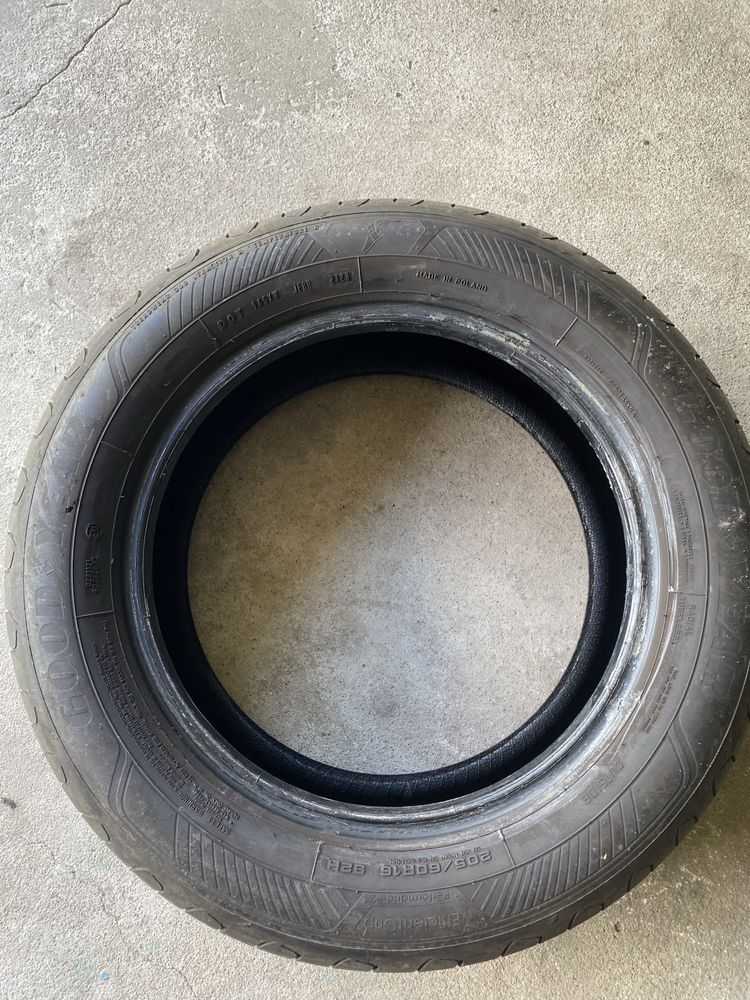 GoodYear 205/60R16 EfficientGrip Performance 2