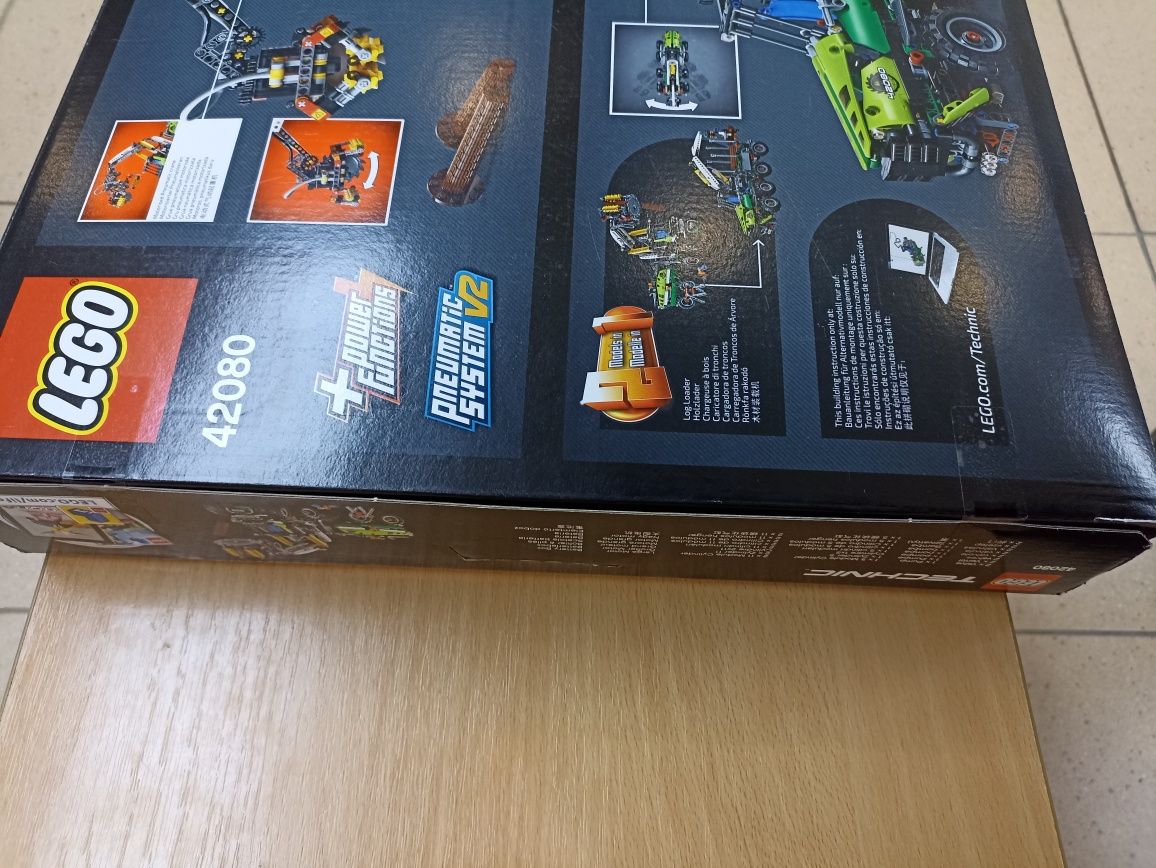 LEGO Technic Лесозаготовительная машина (42080)