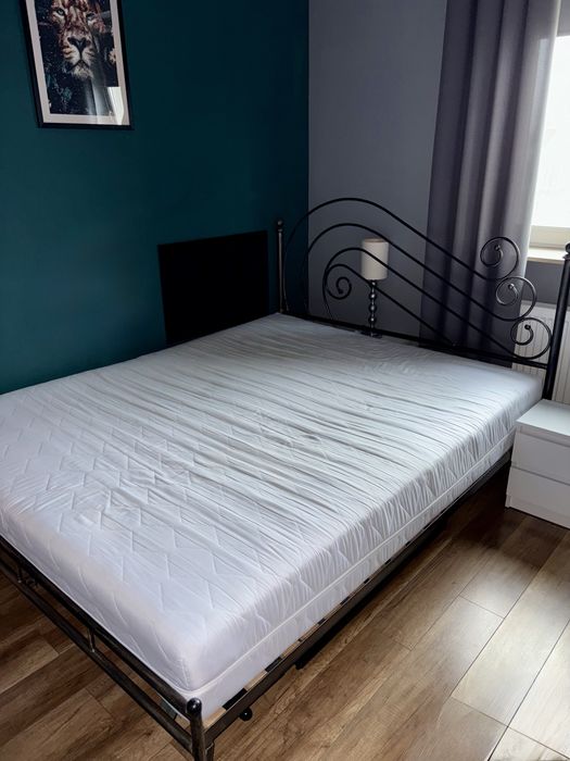 Łóżko metalowe 160x200 z materacem.