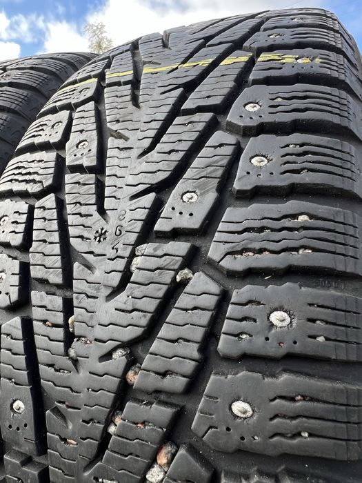 Шини 235/65/17 Як нові‼️; Nokian; зимові; резина склад R17