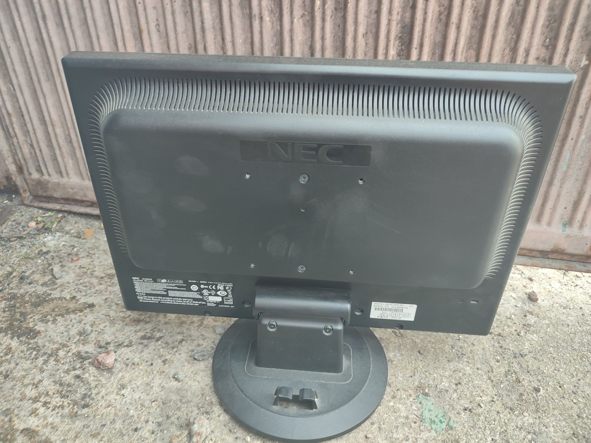 Monitor NEC  19 cali DVI VGA