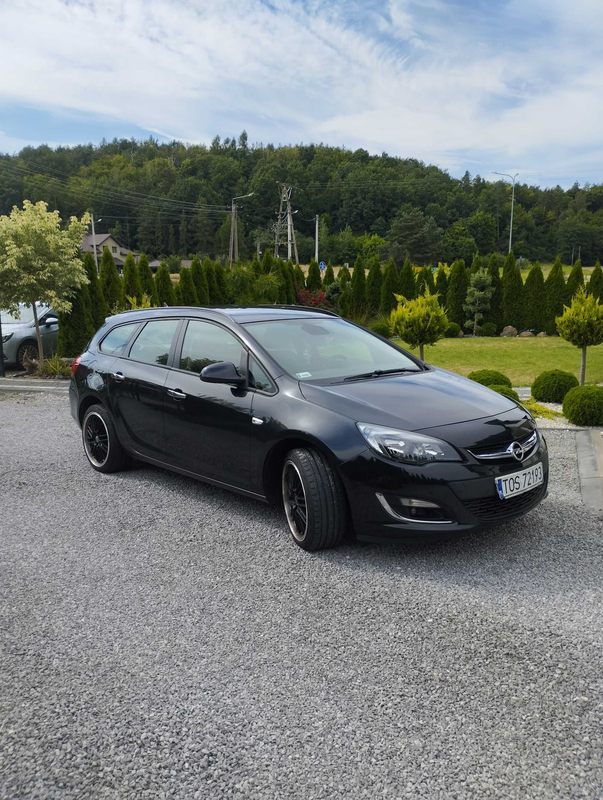 Opel Astra J Kombi CDTI 131 KM / 209 tys. / Bogate wyposażenie