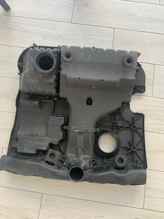 Декоративная крышка двигателя гольф 4