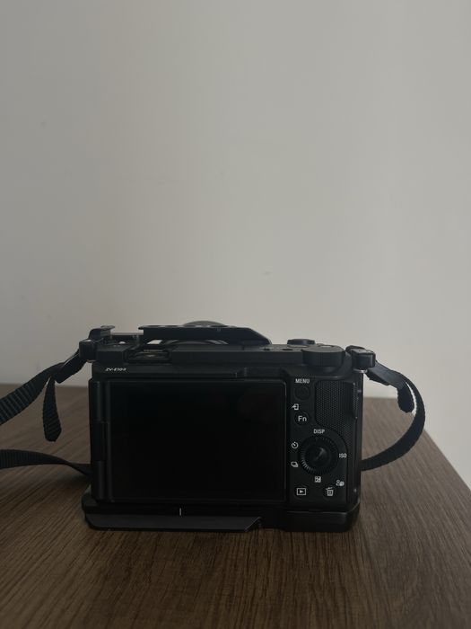 Sony ZV-E10 II + Viltrox 20mm f/2.8 + SmallRig