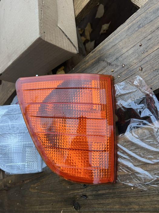 Поворотник правый Mercedes Sprinter мерседес спринтер 901-910