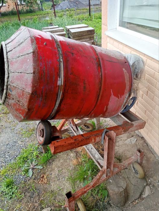 Бетономішалка 160л