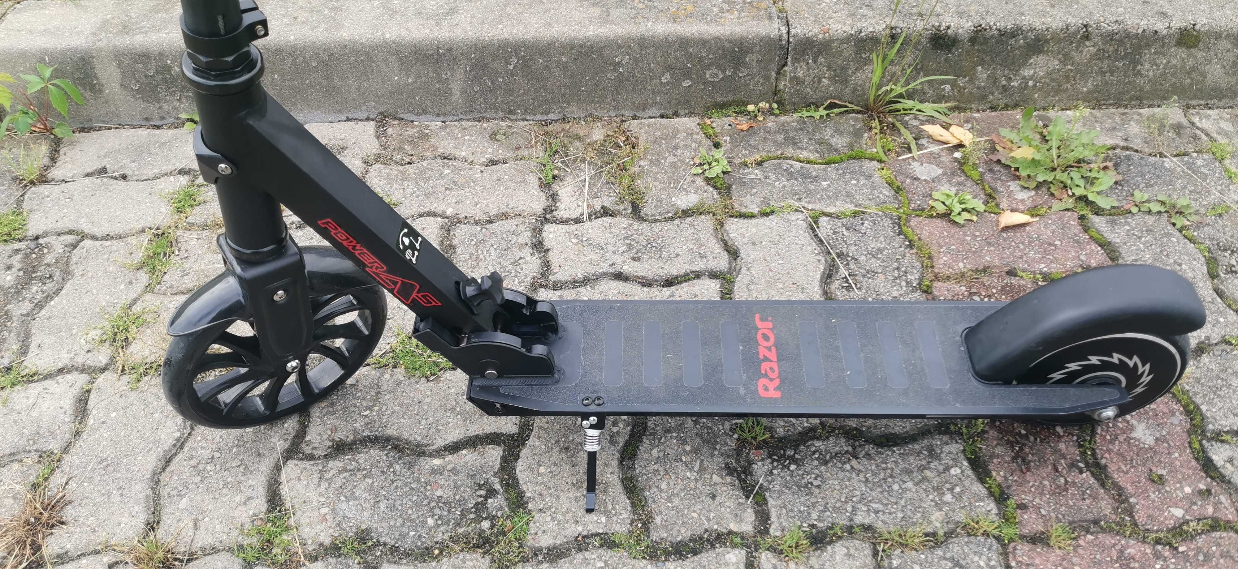 Hulajnoga elektryczna Razor 150W Power A5