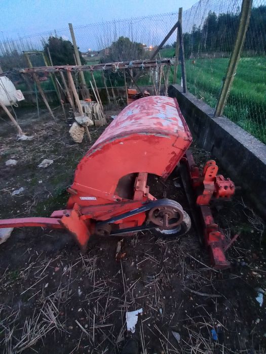 Siladeira de erva  e triturador