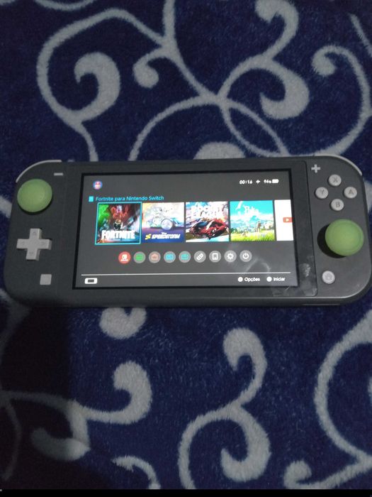Troco Nintendo Switch lite por Playstation 4