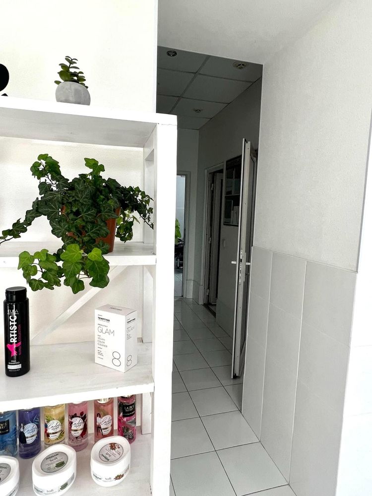 Продам приміщення з ремонтом біля центру!